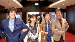 俳優 大和田伸也、妻・五大路子、息子夫婦と家族クルーズ旅ぬい活や船内ゲームに大はしゃぎ!息子の本音に涙も…。『あこがれの絶景クルーズ旅』で本日よる7時放送!